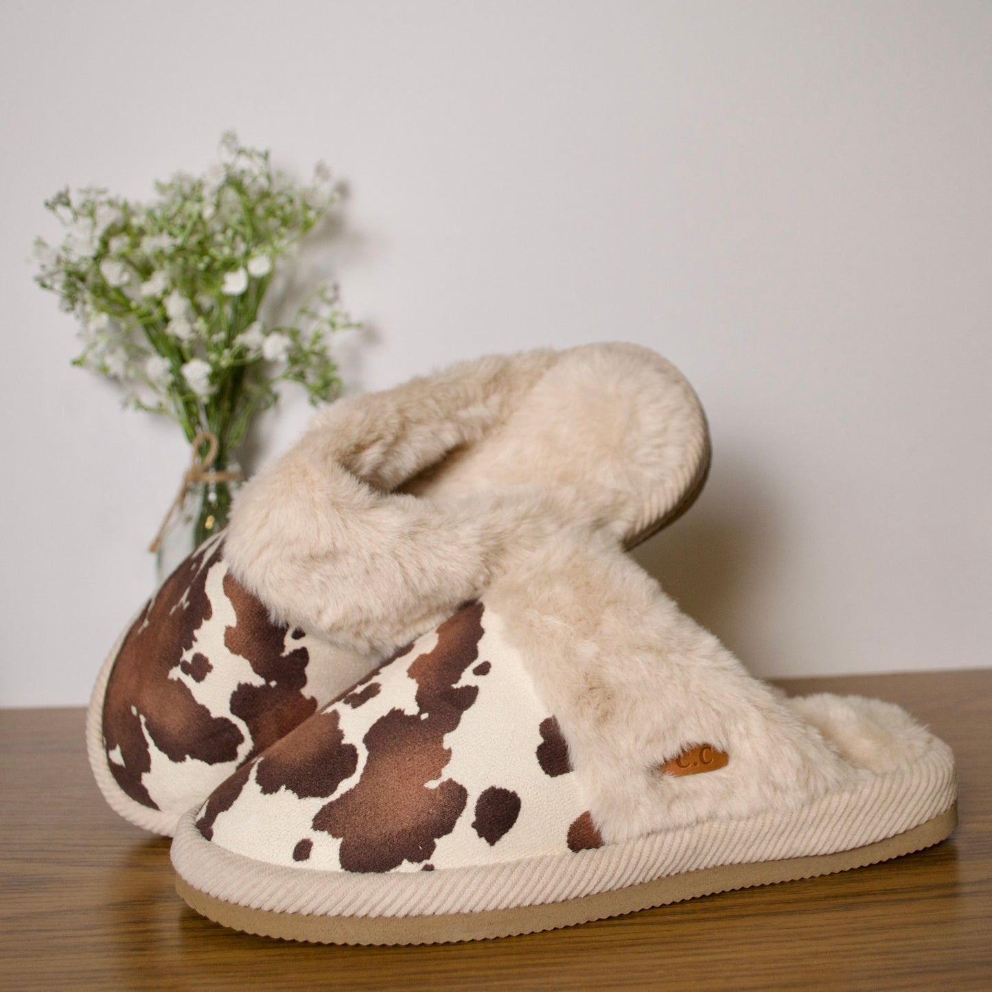 Cow Print Slippers M/L 8-10