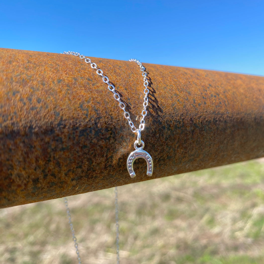 16” Sterling Silver Horseshoe Necklace