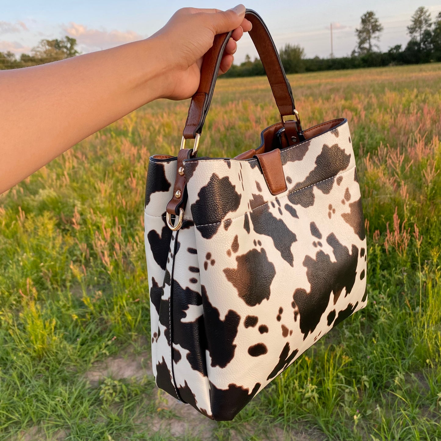 Cow Print Tote Bag – Howdy's Western Wear Cow Print Tote Bag – Howdy's Western Wear